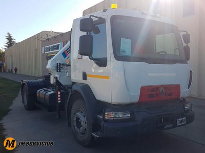 Chasis Renault con grúa y porta semirremolques